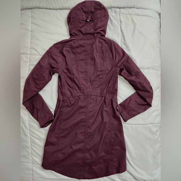 Lululemon Right As Rain Jacket| Colour: Wine Burgundy Maroon| Size: 2 - Picture 2 of 4